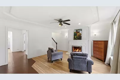 9427 S Saint Louis Avenue, Evergreen Park, IL 60805 - Photo 3