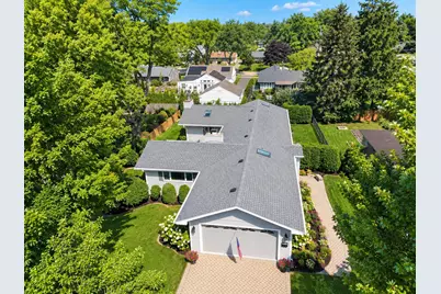 434 Valencia Avenue E, Barrington, IL 60010 - Photo 1