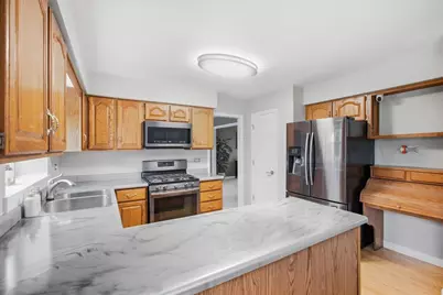 1320 Spring Hill Drive, Algonquin, IL 60102 - Photo 7