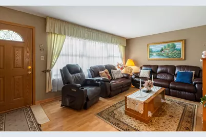 8051 W Leland Avenue, Norridge, IL 60706 - Photo 3