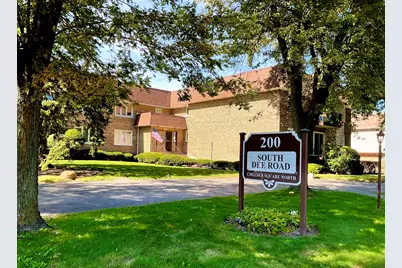 200 S Dee Road #1A, Park Ridge, IL 60068 - Photo 1