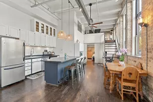 1111 W Cornelia Ave, Chicago, IL 60657 - Photo 9