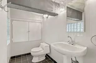 1111 W Cornelia Ave, Chicago, IL 60657 - Photo 17
