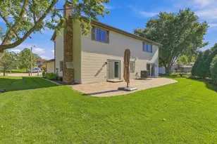 7 Pheasant Ct, Woodridge, IL 60517 - Photo 37