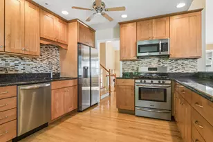 1310 E Ironwood Dr, Mount Prospect, IL 60056 - Photo 11