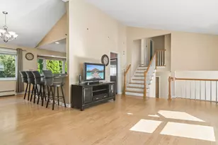 1310 E Ironwood Dr, Mount Prospect, IL 60056 - Photo 9
