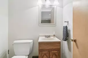 1310 E Ironwood Dr, Mount Prospect, IL 60056 - Photo 15