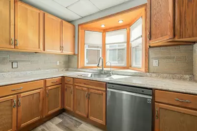 111 Warren Avenue, Aurora, IL 60505 - Photo 7