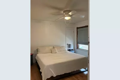 8632 S Jeffery Boulevard, Chicago, IL 60617 - Photo 15