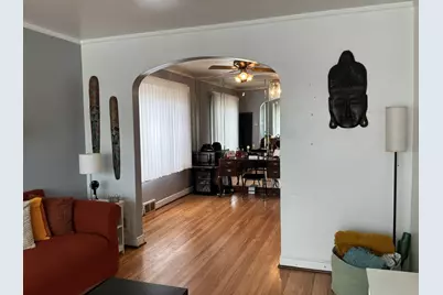 8632 S Jeffery Boulevard, Chicago, IL 60617 - Photo 9