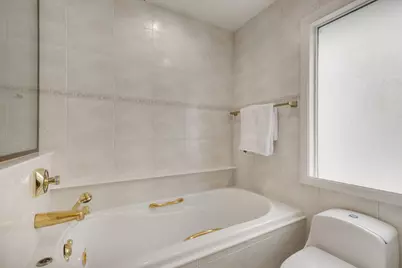 4401 W Lunt Avenue, Lincolnwood, IL 60712 - Photo 23