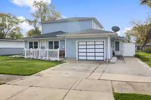 281 Green St, Park Forest, IL 60466 - Photo 1