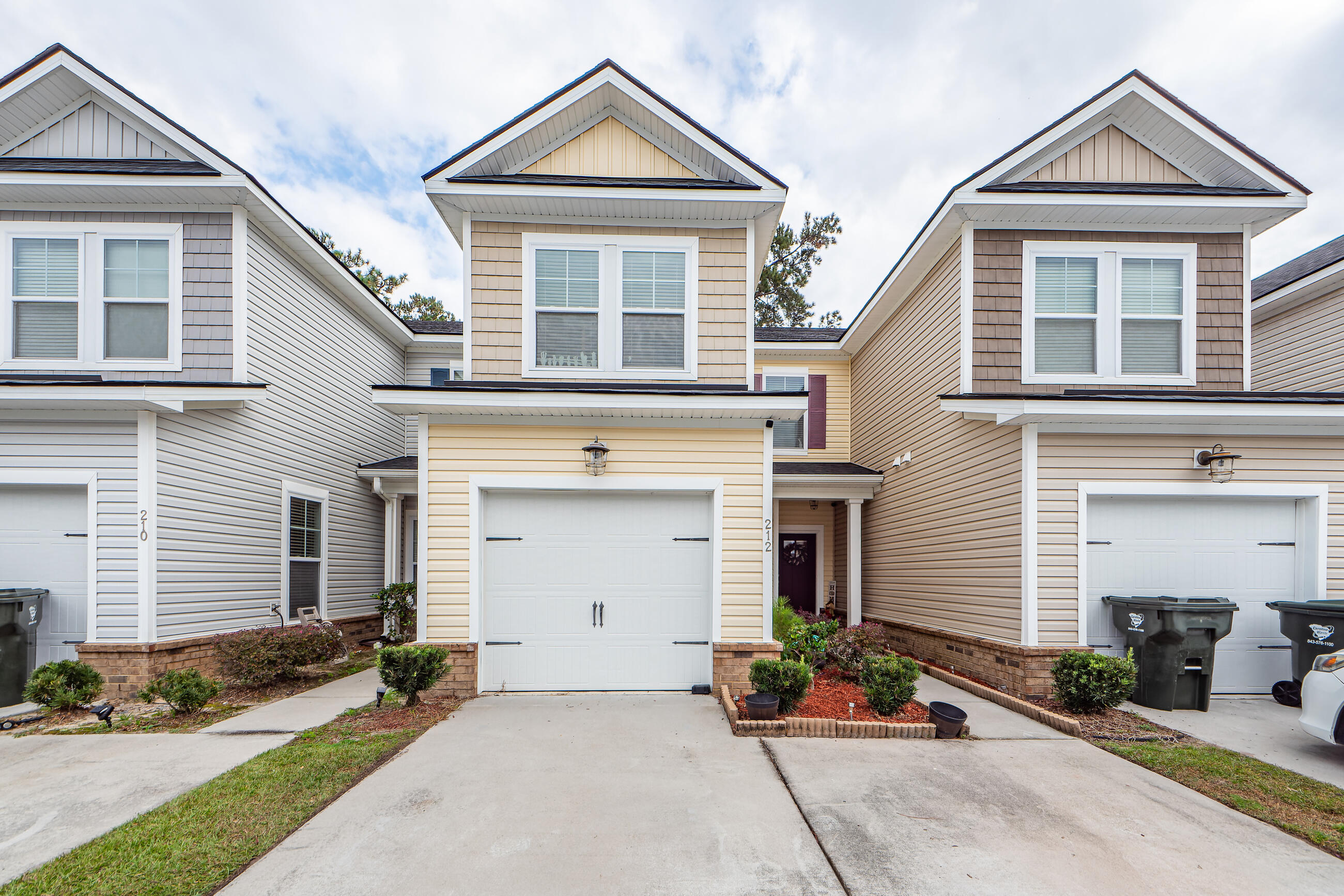 212 S Lamplighter Ln, Summerville, SC 29486 - MLS 22027445 - Coldwell Banker