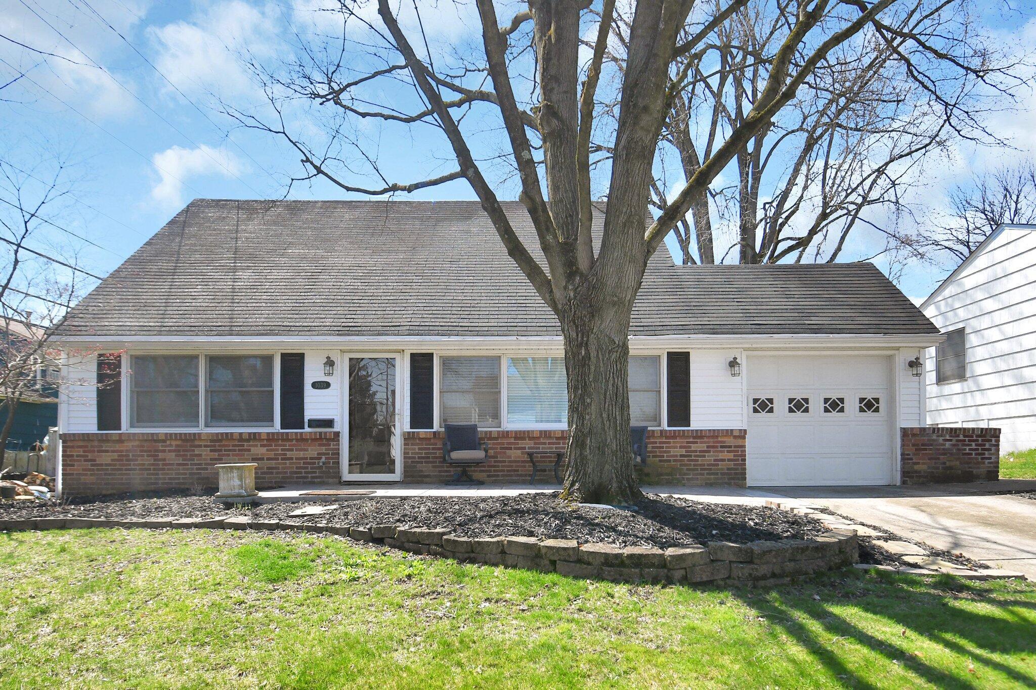 1039 Afton Rd, Columbus, OH 43221 - MLS 222012024 - Coldwell Banker