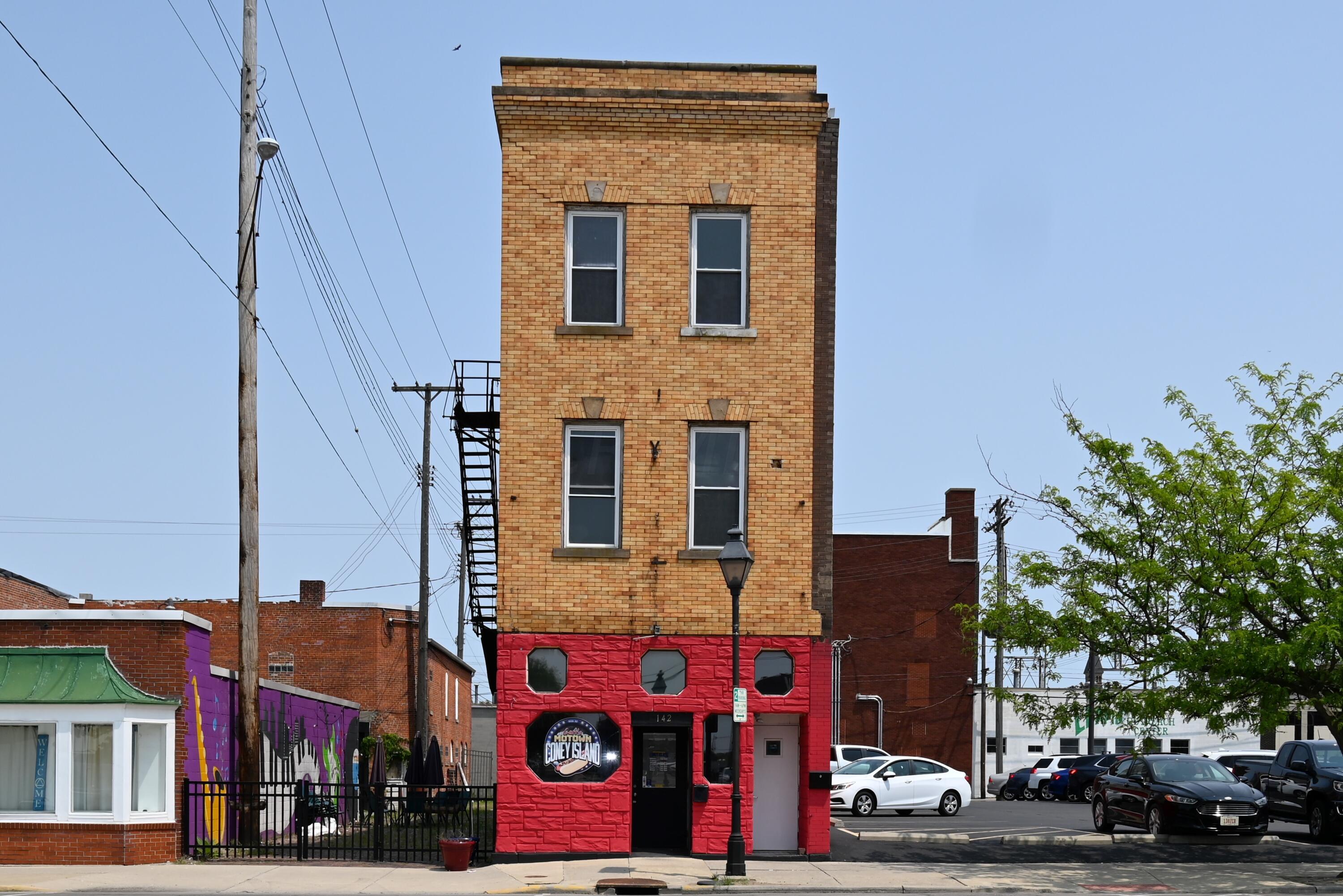 142 n main st marion oh 43302 mls 223015332 coldwell banker