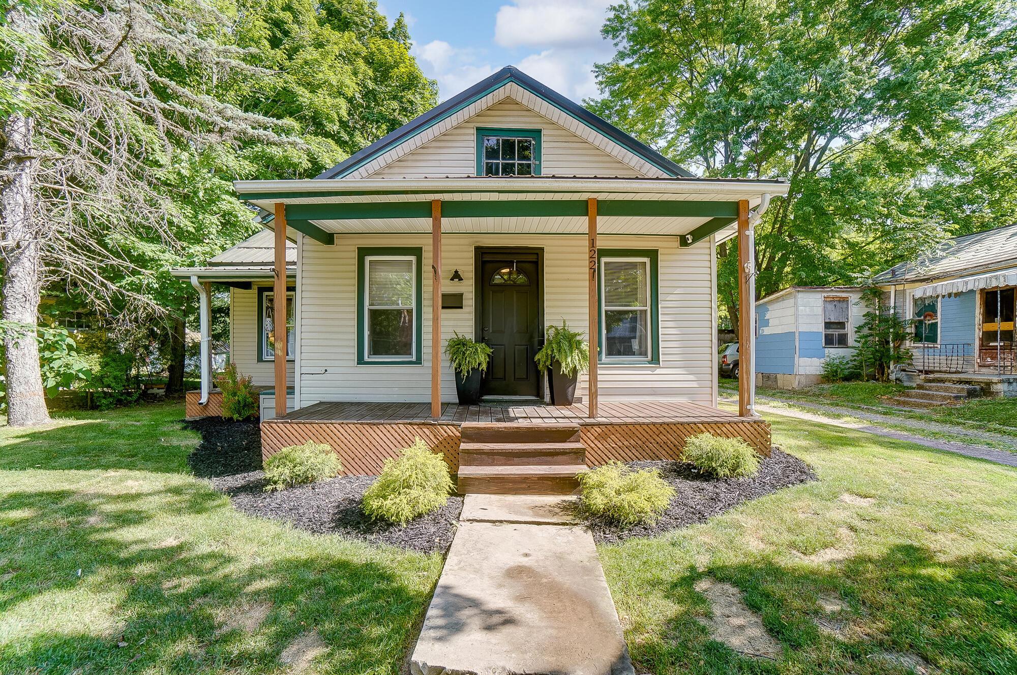 122 E Walnut St, Cardington, OH 43315 MLS 223016592 Coldwell Banker