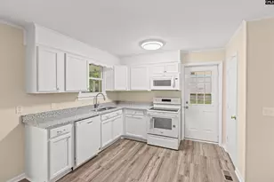 1015 Mandel Dr, Columbia, SC 29210 - Photo 9