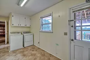 909 Camelot Dr, West Columbia, SC 29170 - Photo 21