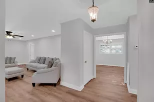 107 Barnett Dr, Bishopville, SC 29010 - Photo 9