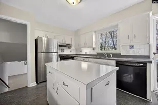 1305 Alpine Dr, West Columbia, SC 29169 - Photo 15