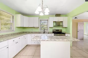 10 Oak St, Greenwood, SC 29692 - Photo 11