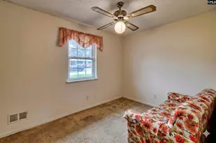 211 Woodvine Dr, Lexington, SC 29072 - Photo 9