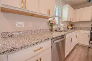777 Phipps Ln, Columbia, SC 29209 - Photo 9