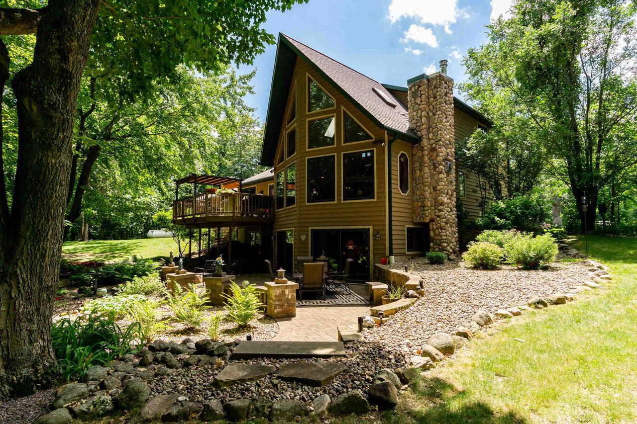 E12007 Bent Tree Dr, Baraboo, WI 53913 MLS 1937724 Coldwell Banker