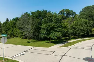 424 Stonehaven Dr, Green Lake, WI 54941 - Photo 1