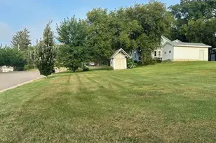 612 Park Ave, DeForest, WI 53532 - Photo 1