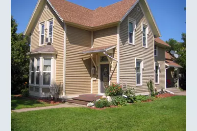202 S Wacouta Avenue, Prairie Du Chien, WI 53821 - Photo 1
