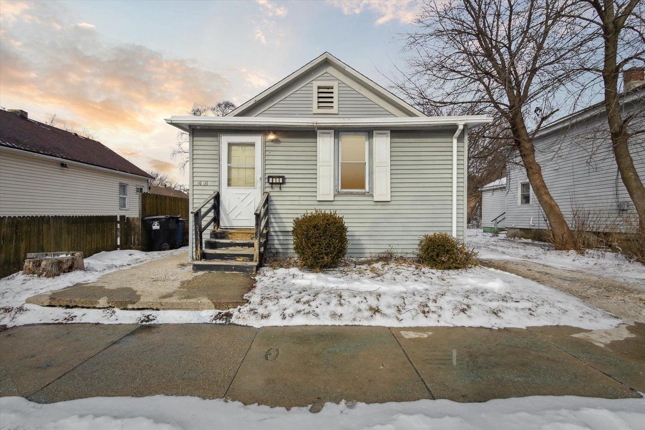 1418 10th St, Racine, WI 53403 - MLS 1992349 - Coldwell Banker