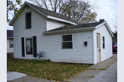 432 N Oakhill Avenue, Janesville, WI 53548 - Photo 1