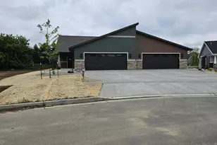 3751 Newcastle Dr, Janesville, WI 53546 - Photo 1