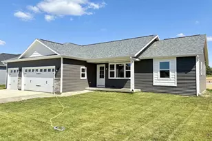 2931 Ridge View Dr, Portage, WI 53901 - Photo 1