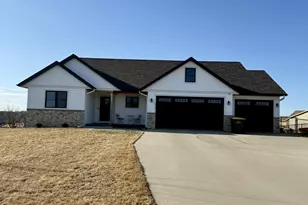 513 Alyssa St, Tomah, WI 54660 - Photo 1