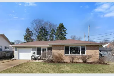 162 Flint Street, Sun Prairie, WI 53590 - Photo 1