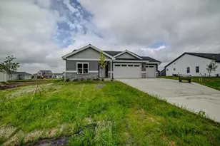 6643 Royal View Dr, DeForest, WI 53532 - Photo 1