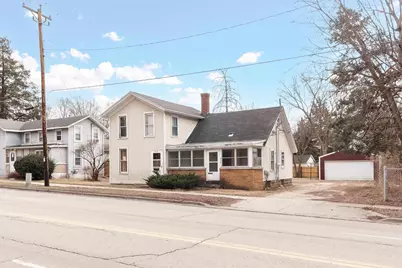 312 E Memorial Drive, Janesville, WI 53545 - Photo 1