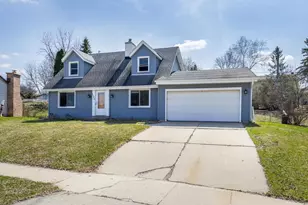 1705 Blackhawk Trail, Waukesha, WI 53186 - Photo 1
