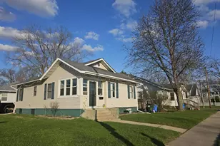713 DeWitt St, Portage, WI 53901 - Photo 1