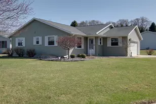 425 Ventura Ln, Whitewater, WI 53190 - Photo 1