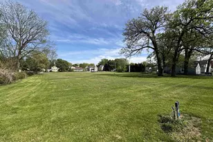 613 Grove St, Fort Atkinson, WI 53538 - Photo 1