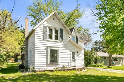 412 W Chestnut Street, Pardeeville, WI 53954 - Photo 1