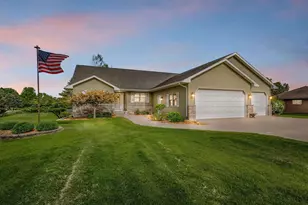 N5798 Lakeview Dr, Green Lake, WI 54941 - Photo 1