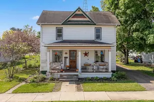 610 W Franklin St, Portage, WI 53901 - Photo 1