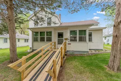 407 E Franklin Street, Portage, WI 53901 - Photo 1