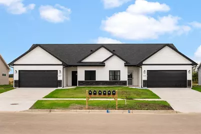 527 S 7th Street, Janesville, WI 53536 - Photo 1