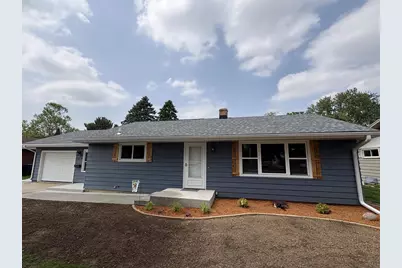 1829 E Memorial Drive, Janesville, WI 53545 - Photo 1