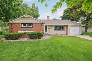 219 Summit St, Portage, WI 53901 - Photo 1